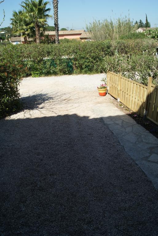 Le Mas Du Bijou Bleu Puget-sur-Argens Oda fotoğraf